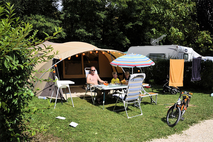 location dans un camping nature en Savoie